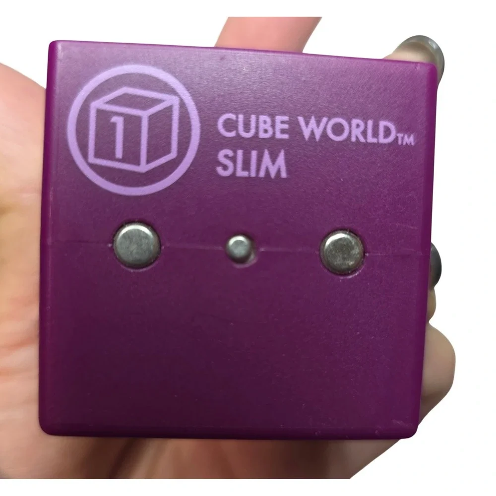 RadicaCube WorldSlim Purple Interactive Electronic HandheldGame‎ 2005 Retro Toy